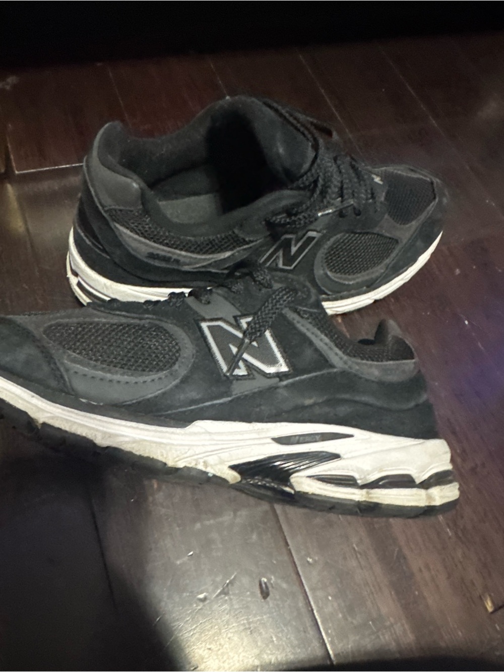 New Balance Men’s Black and White Athletic Sneakers